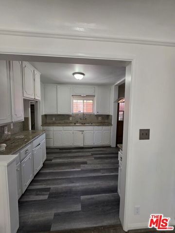 611 W 109th Street, Los Angeles, CA 90044