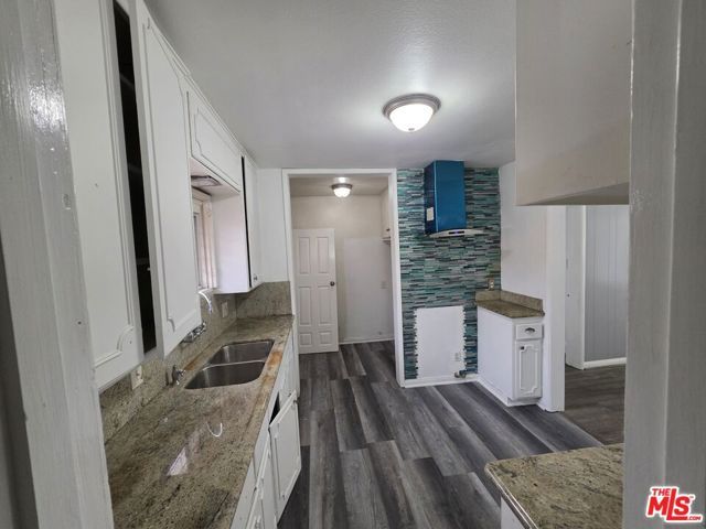 611 W 109th Street, Los Angeles, CA 90044