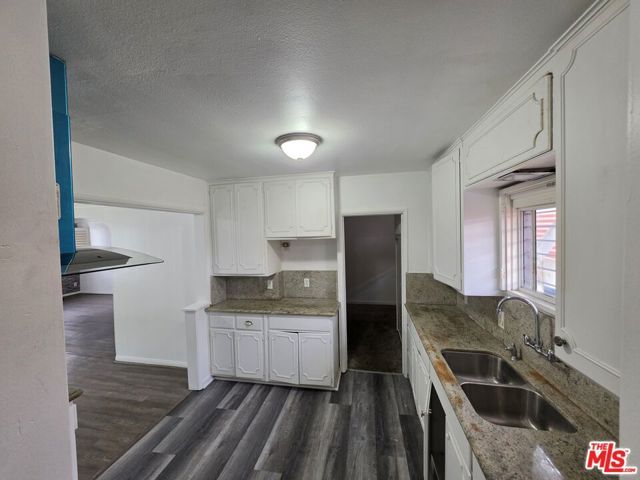 611 W 109th Street, Los Angeles, CA 90044