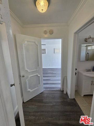 611 W 109th Street, Los Angeles, CA 90044