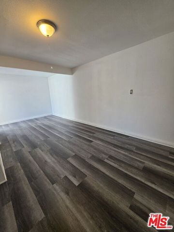 611 W 109th Street, Los Angeles, CA 90044