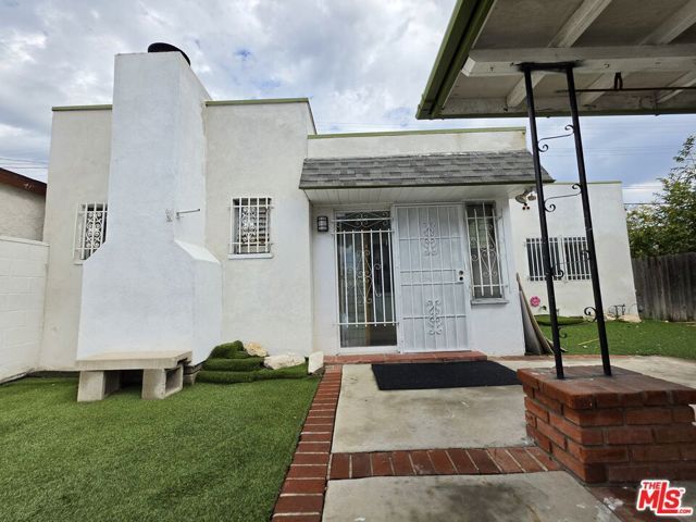 611 W 109th Street, Los Angeles, CA 90044