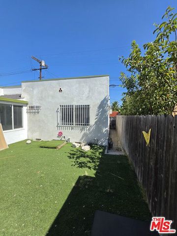 611 W 109th Street, Los Angeles, CA 90044