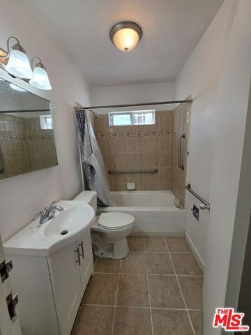 611 W 109th Street, Los Angeles, CA 90044