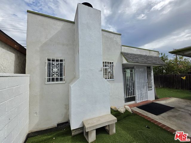 611 W 109th Street, Los Angeles, CA 90044