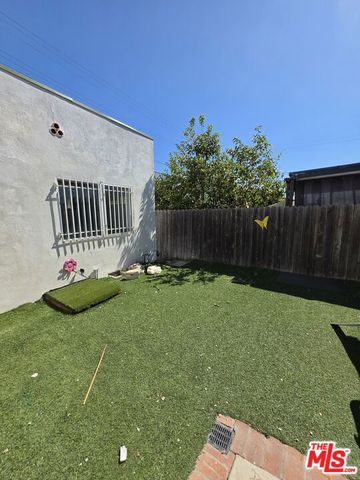 611 W 109th Street, Los Angeles, CA 90044