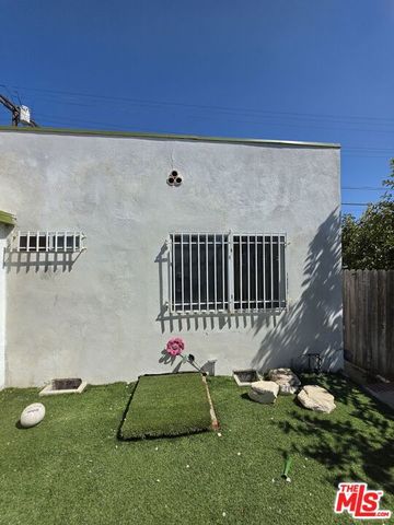 611 W 109th Street, Los Angeles, CA 90044