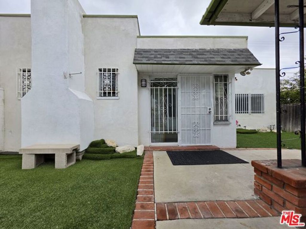 611 W 109th Street, Los Angeles, CA 90044