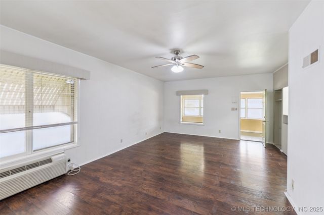 111 S Chickasaw Avenue, Bartlesville, OK 74003