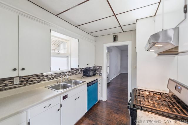 111 S Chickasaw Avenue, Bartlesville, OK 74003