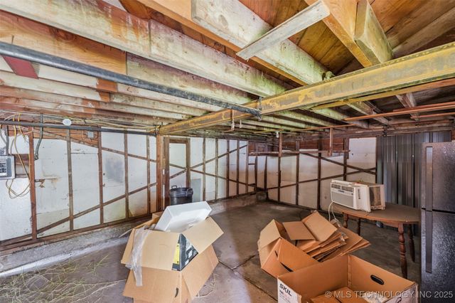 111 S Chickasaw Avenue, Bartlesville, OK 74003