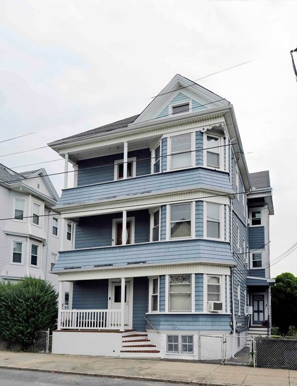 24 Briggs St, New Bedford, MA 02740