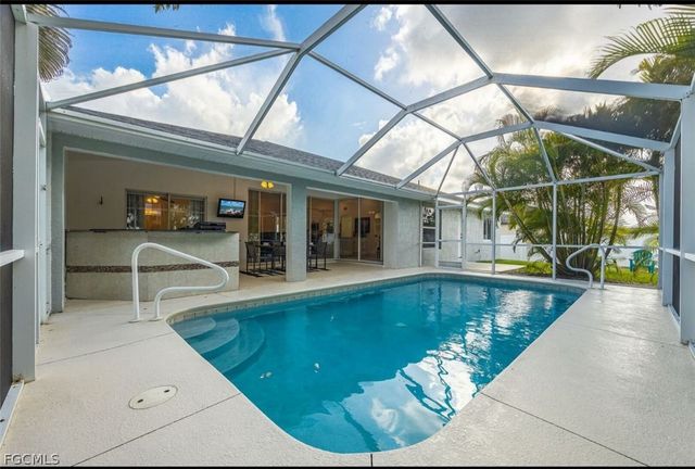 1724 SW 31 LN, Cape Coral, FL 33914