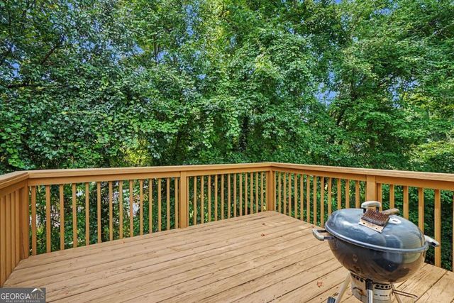 671 Pepperwood Trail, Stone Mountain, GA 30087