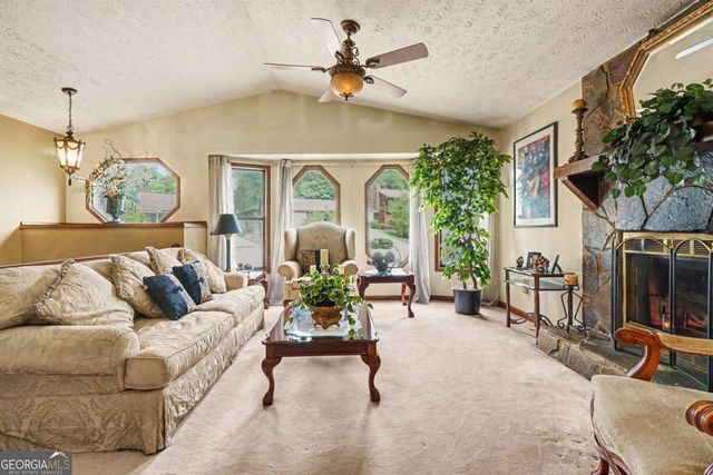 671 Pepperwood Trail, Stone Mountain, GA 30087