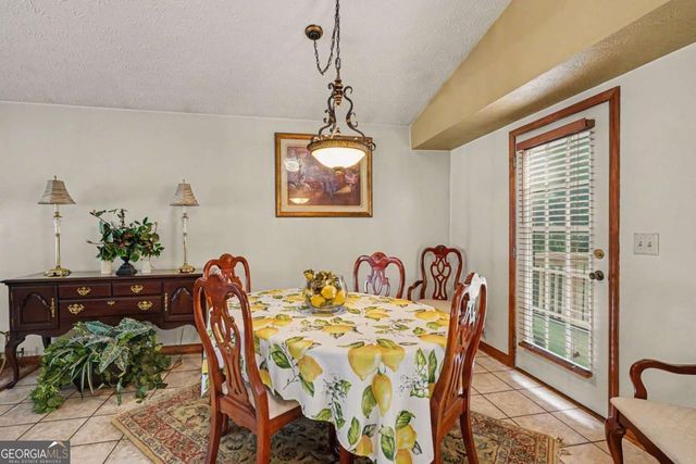 671 Pepperwood Trail, Stone Mountain, GA 30087