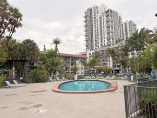 8101 SW 72nd Ave 403W, Miami, FL 33143