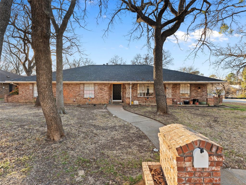 1312 Oak Glen Trail, Arlington, TX 76012