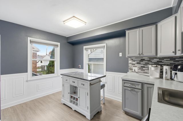 2655 Willow Street, Dearborn, MI 48124