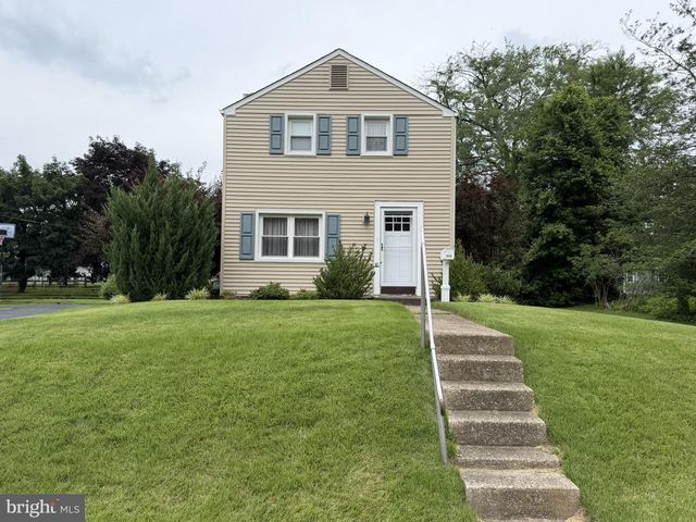 217 LYSTER RD, Oreland, PA 19075