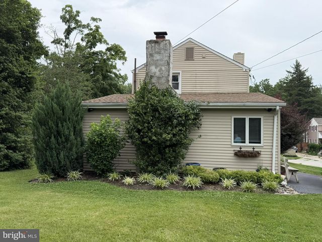 217 LYSTER RD, Oreland, PA 19075