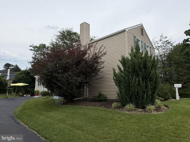 217 LYSTER RD, Oreland, PA 19075