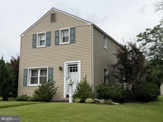 217 LYSTER RD, Oreland, PA 19075