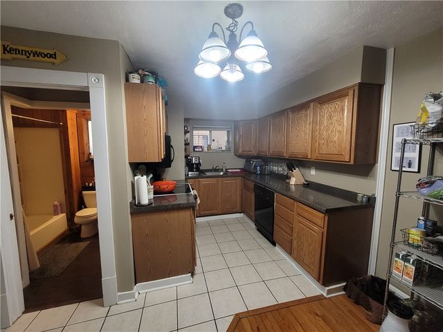 121 S 12th St, South Side, PA 15203
