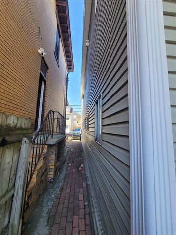 121 S 12th St, South Side, PA 15203