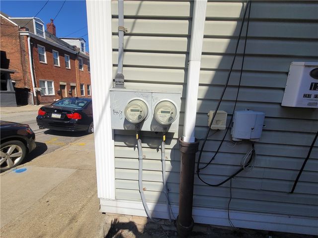 121 S 12th St, South Side, PA 15203