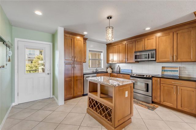2100 N PENINSULA AVENUE 305, New Smyrna Beach, FL 32169
