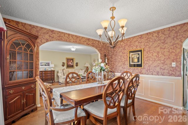 856 W 6th Street Circle, Newton, NC 28658