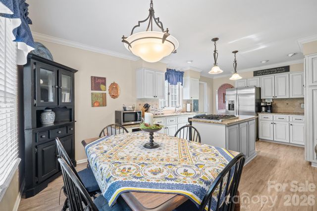 856 W 6th Street Circle, Newton, NC 28658