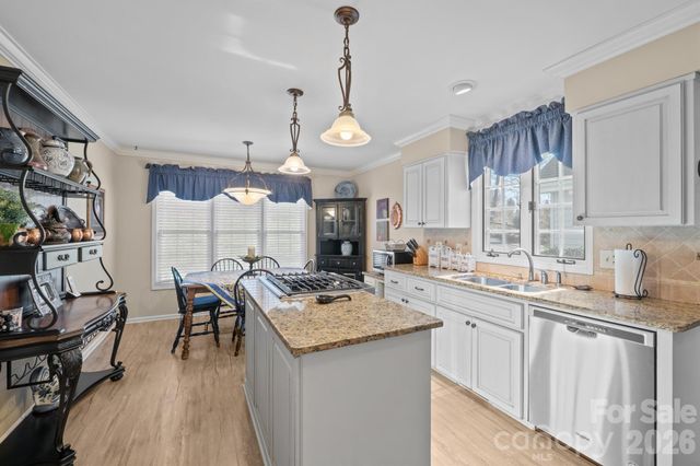 856 W 6th Street Circle, Newton, NC 28658