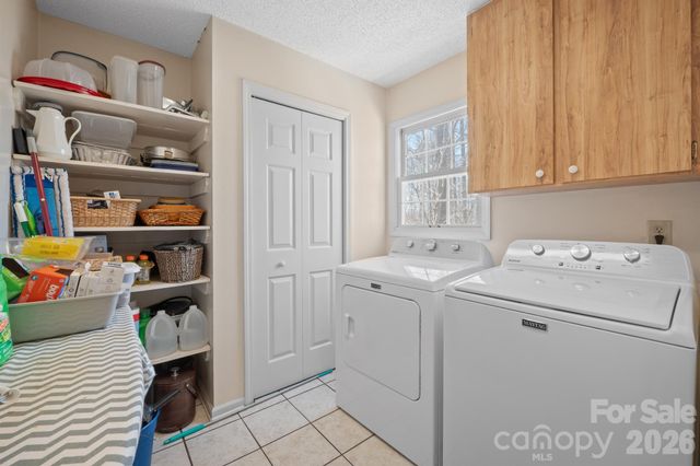 856 W 6th Street Circle, Newton, NC 28658