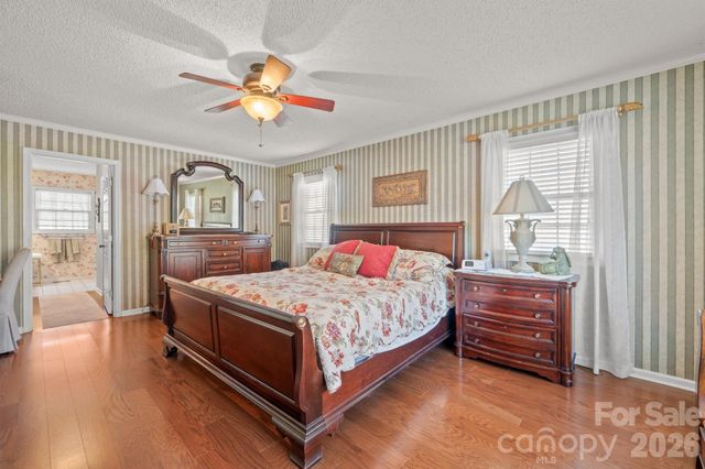 856 W 6th Street Circle, Newton, NC 28658