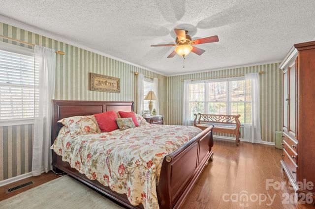 856 W 6th Street Circle, Newton, NC 28658