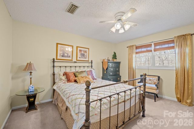 856 W 6th Street Circle, Newton, NC 28658