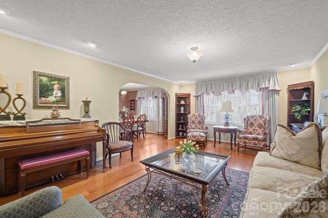 856 W 6th Street Circle, Newton, NC 28658