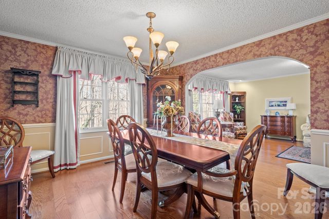 856 W 6th Street Circle, Newton, NC 28658