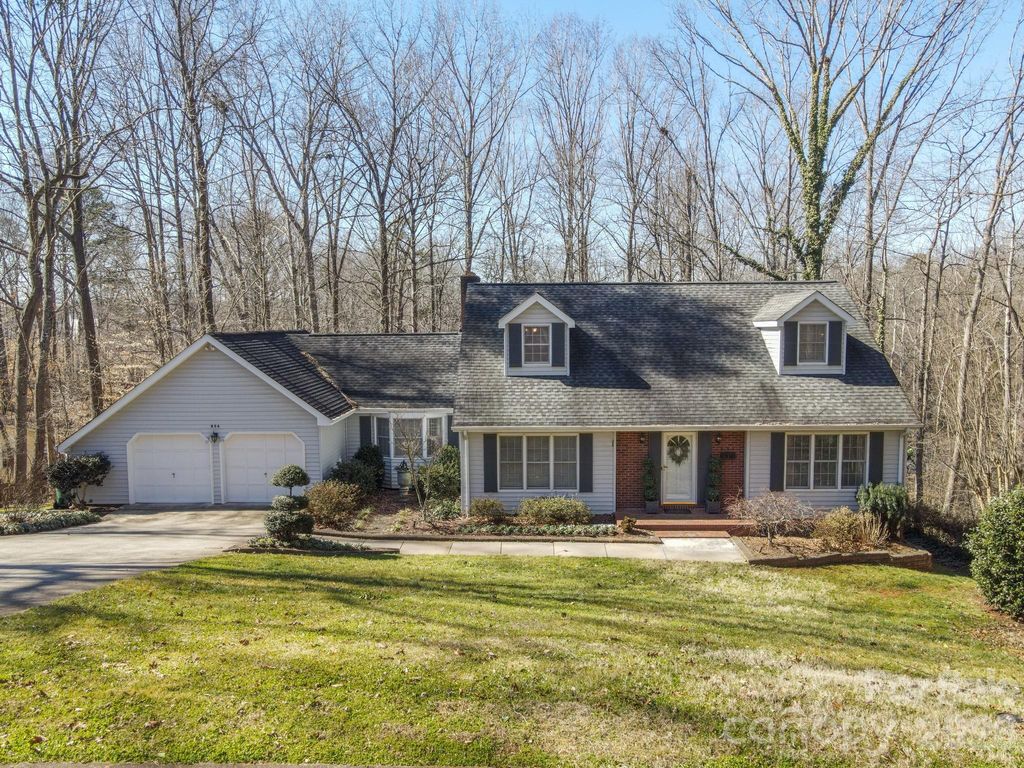 856 W 6th Street Circle, Newton, NC 28658