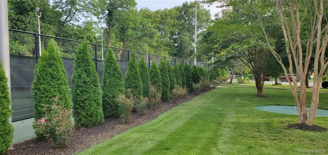 175 The Vale, Syosset, NY 11791