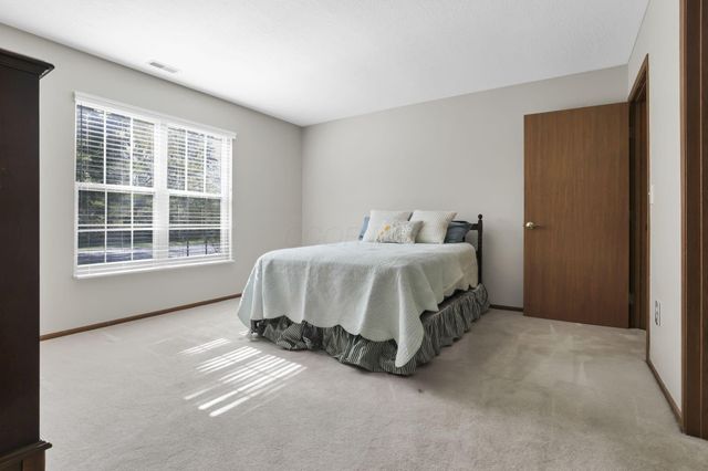 3172 Pine Manor Boulevard, Grove City, OH 43123