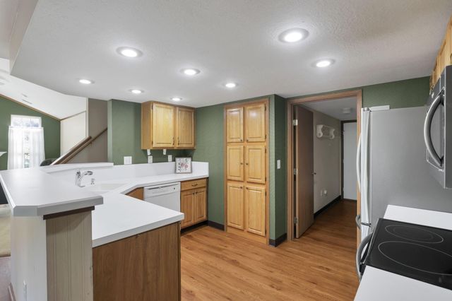 3172 Pine Manor Boulevard, Grove City, OH 43123