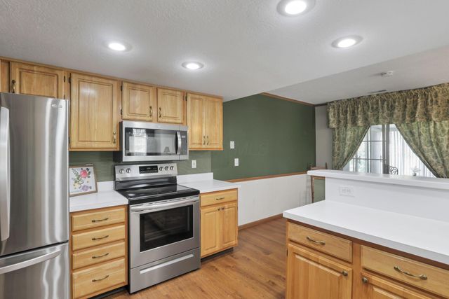 3172 Pine Manor Boulevard, Grove City, OH 43123