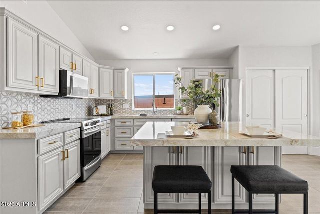16830 S 42ND Street, Phoenix, AZ 85048