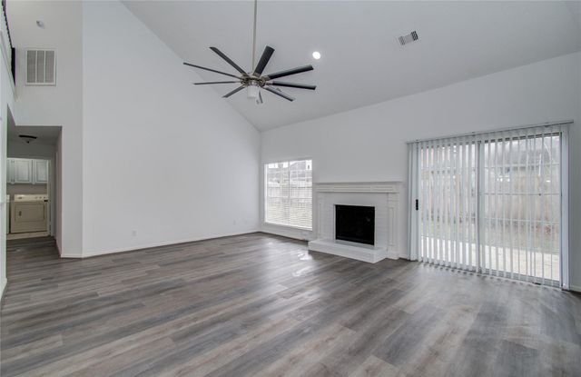 2106 Spyglass Drive, League City, TX 77573