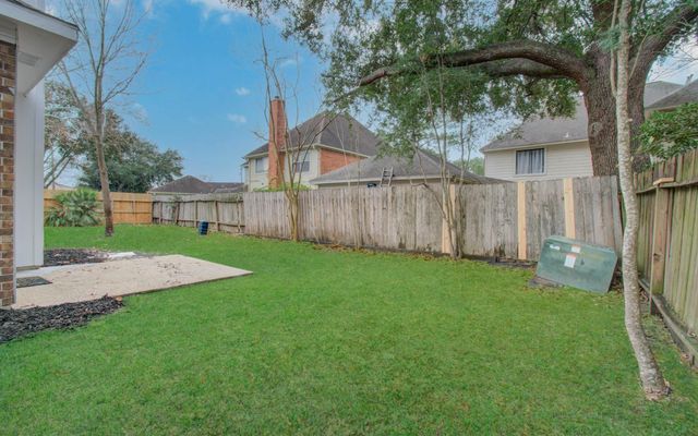 2106 Spyglass Drive, League City, TX 77573
