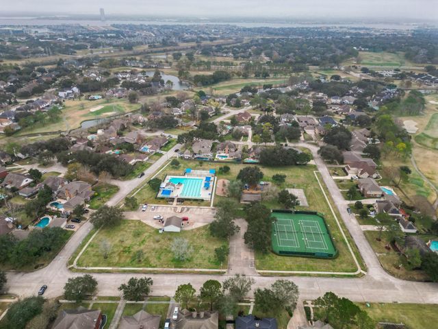 2106 Spyglass Drive, League City, TX 77573