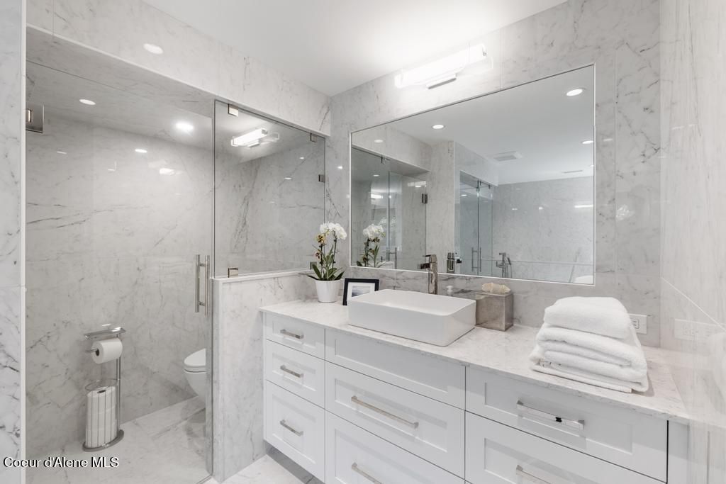 Address unavailable. photo 21